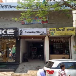 Commercial Area For Banks, Courrier, Showroom, Restaurant