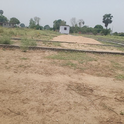 Plot Near Bus Stand With Near Market Connected