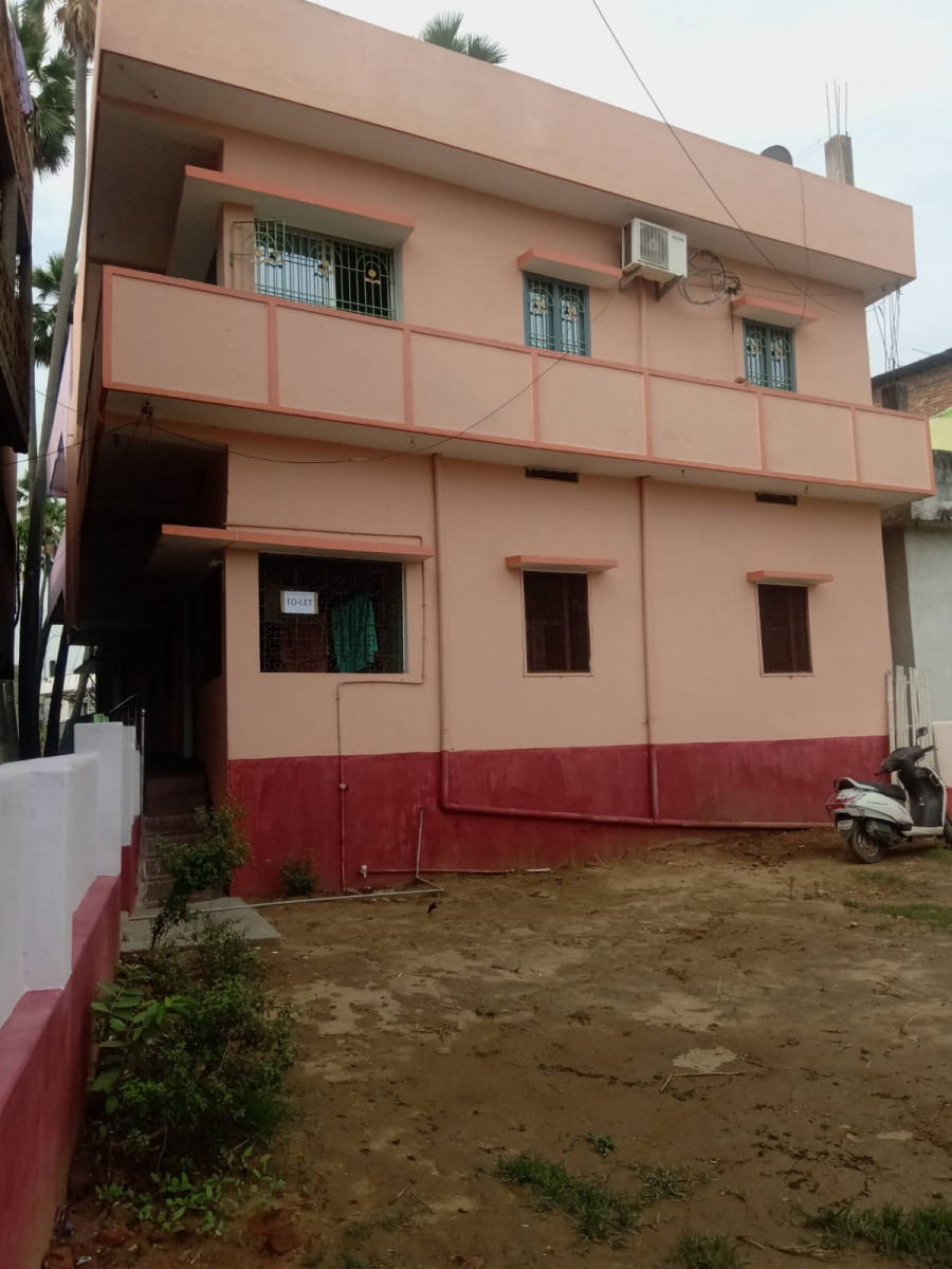 1 Bhk, 3bhk House With Good Ventilation Adjacent To Vacant Plot. Both Supply Water And Borewell Available